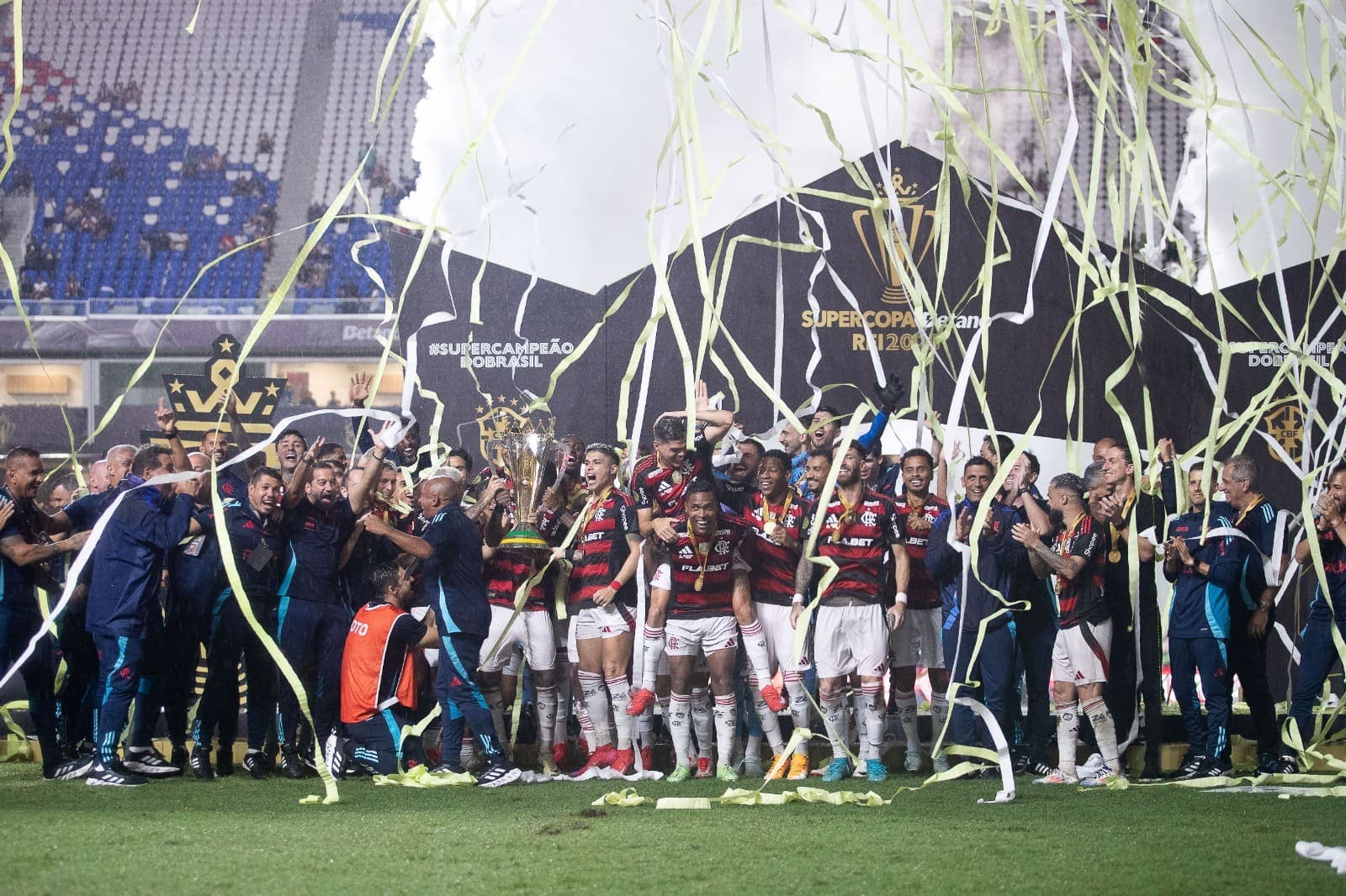 Jogadores Flamengo comemoram título da Supercopa
