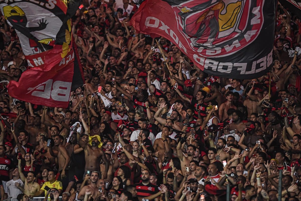 Torcida do Flamengo faz a festa no Maracanã