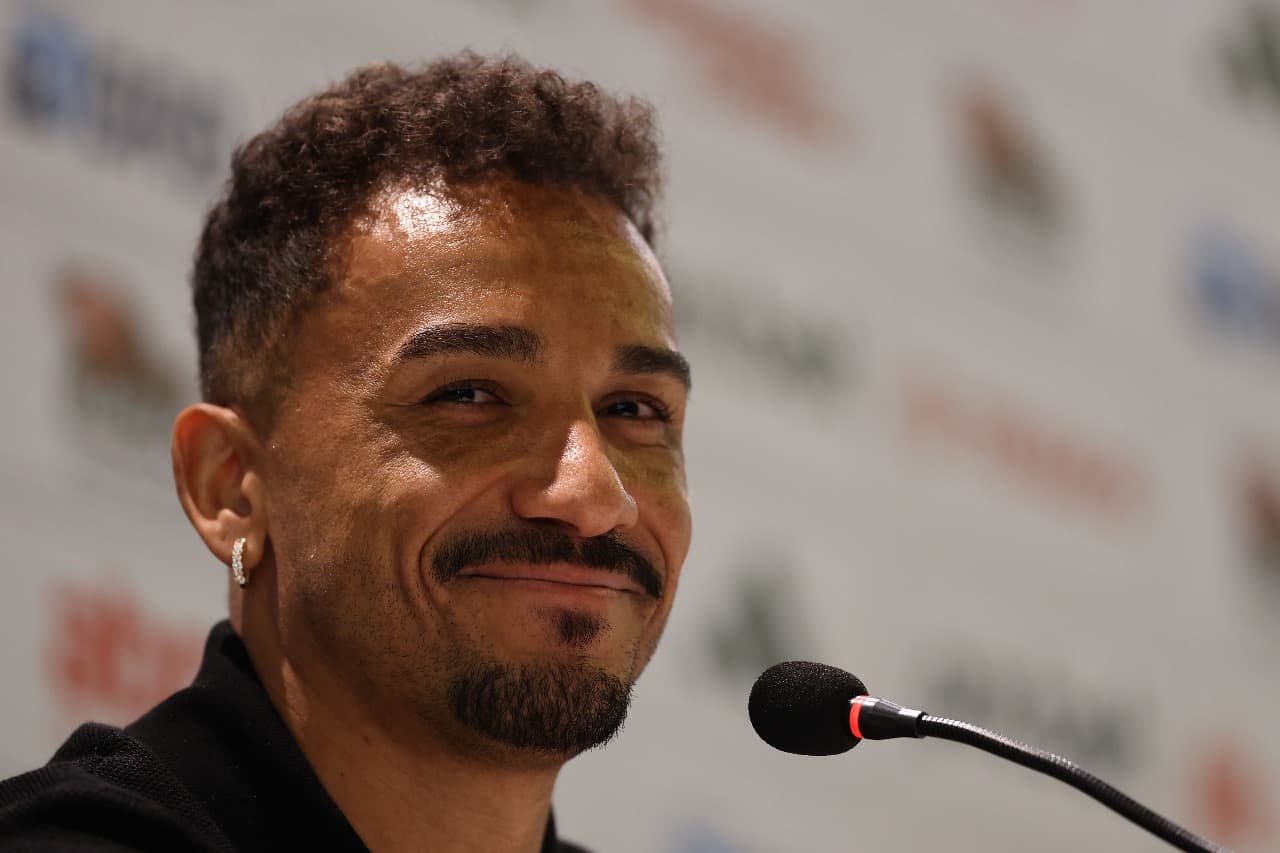 Danilo em coletiva de apresentação no Flamengo - Foto: Wagner Meier / Getty Images
