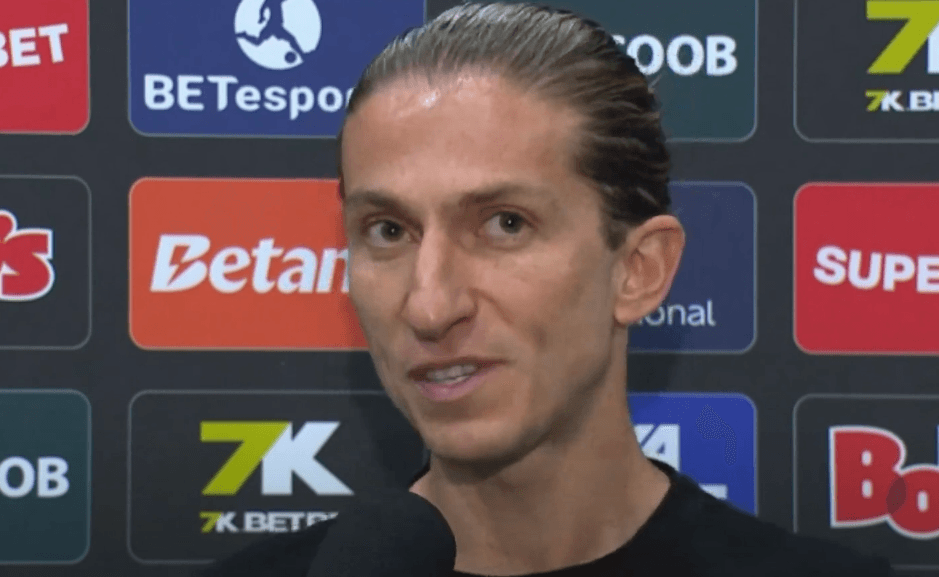 Filipe Luís concede entrevista antes da Supercopa Botafogo x Flamengo