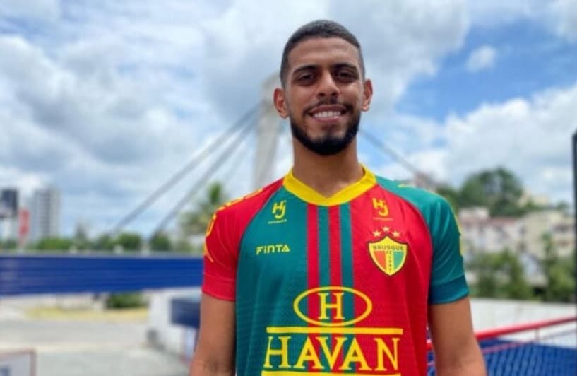 ítalo ex-flamengo é do brusque