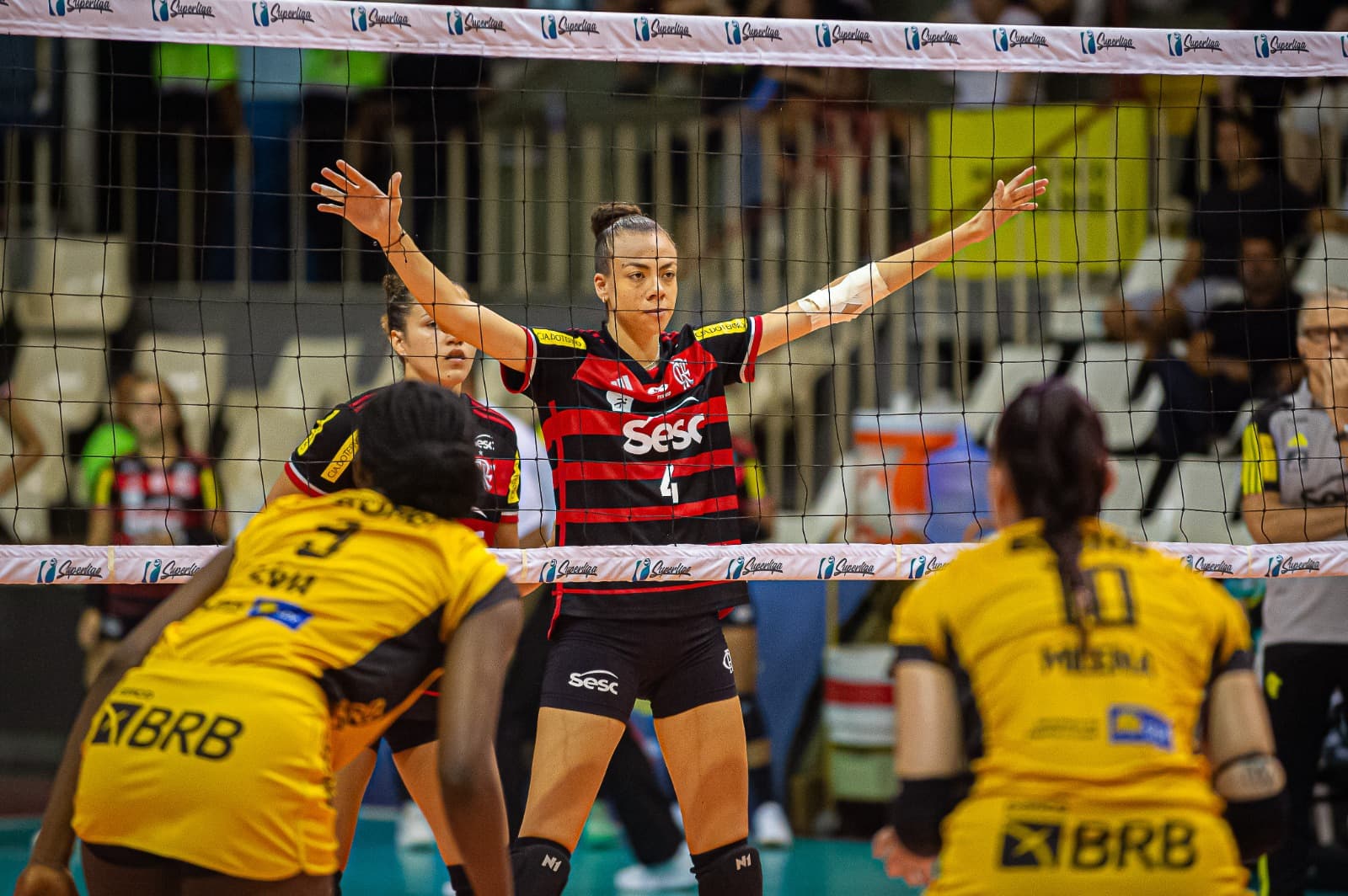 Juju em quadra pelo Flamengo