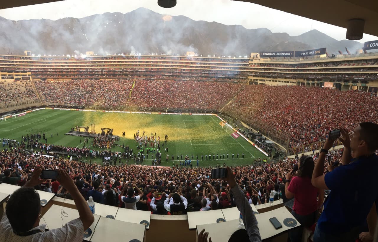 Torcida do Flamengo comemorando conquista da Libertadores em 2019