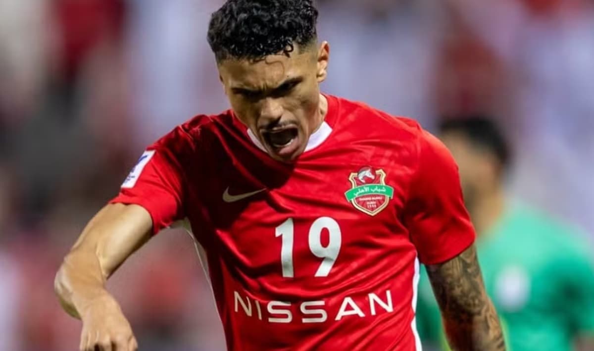 mateusão ex-flamengo vibra com gol nos emirados