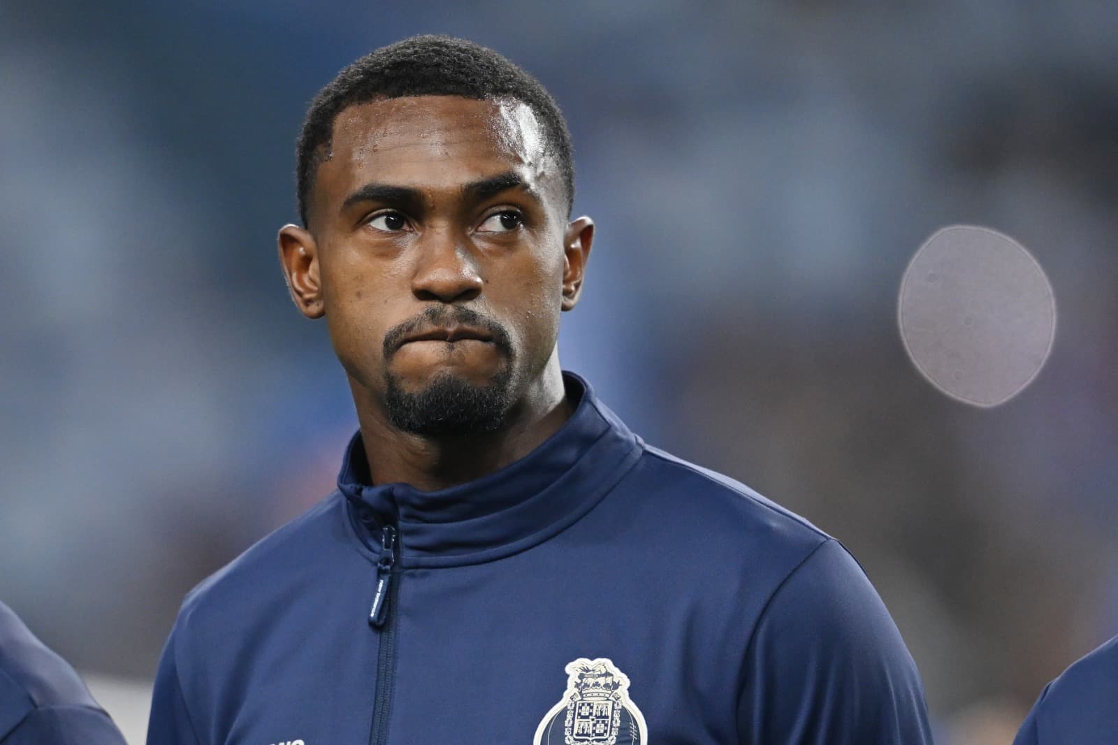 Otávio perfilado antes de jogo do Porto na Champions League