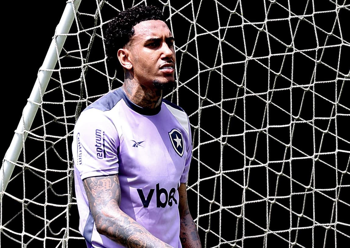 Rwan Cruz, novo reforço do Botafogo, durante treinamento