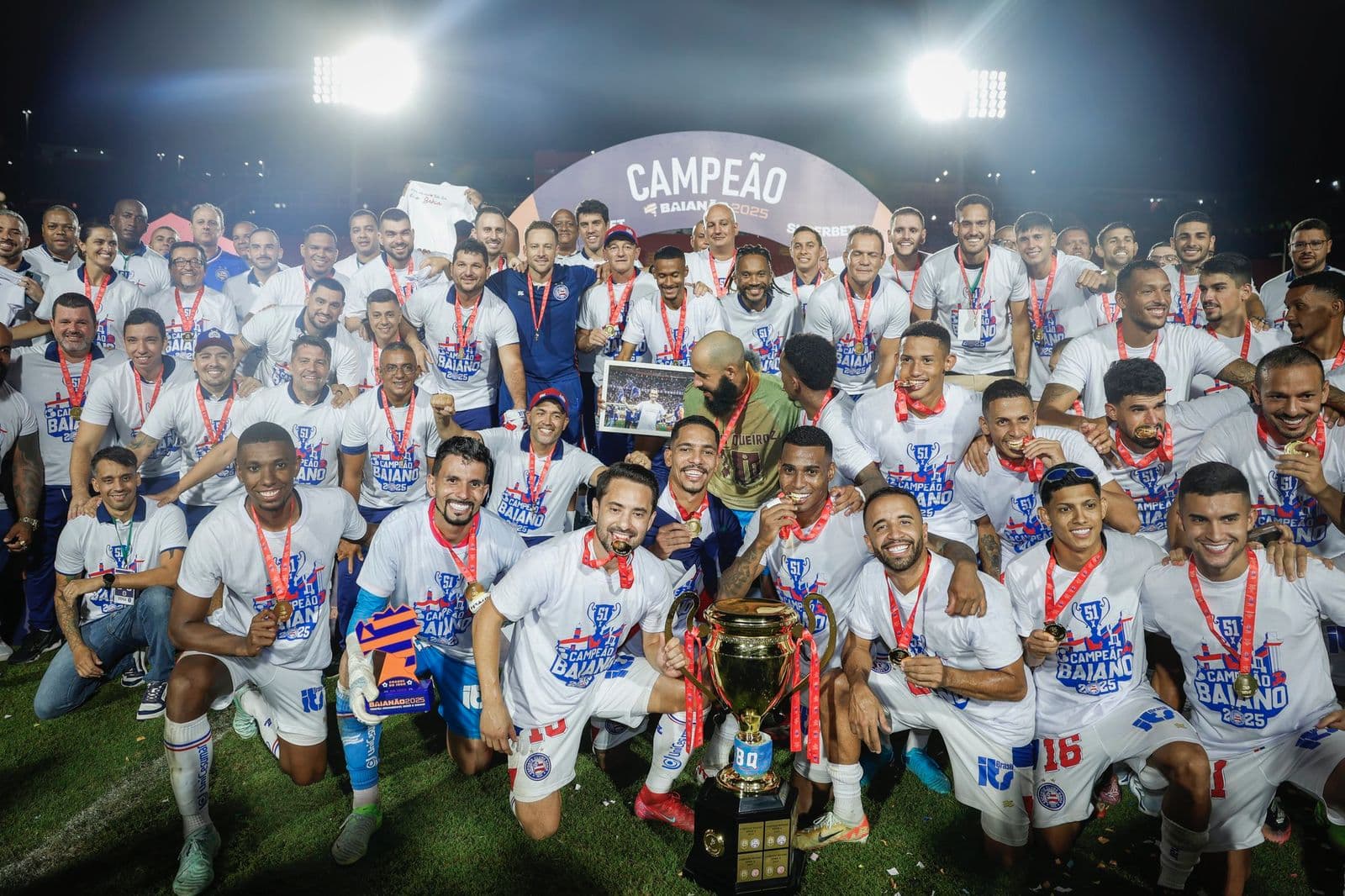 Bahia comemorando o título do Campeonato Baiano.