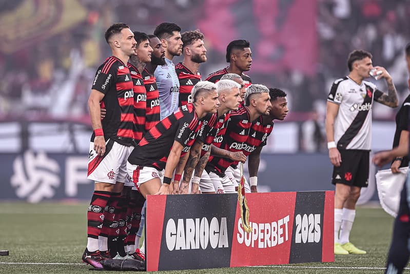 Flamengo perfilano antes de clássico contra o Vasco