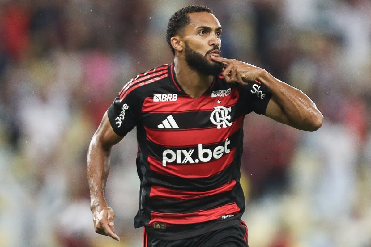 Juninho comemora gol contra o Fluminense