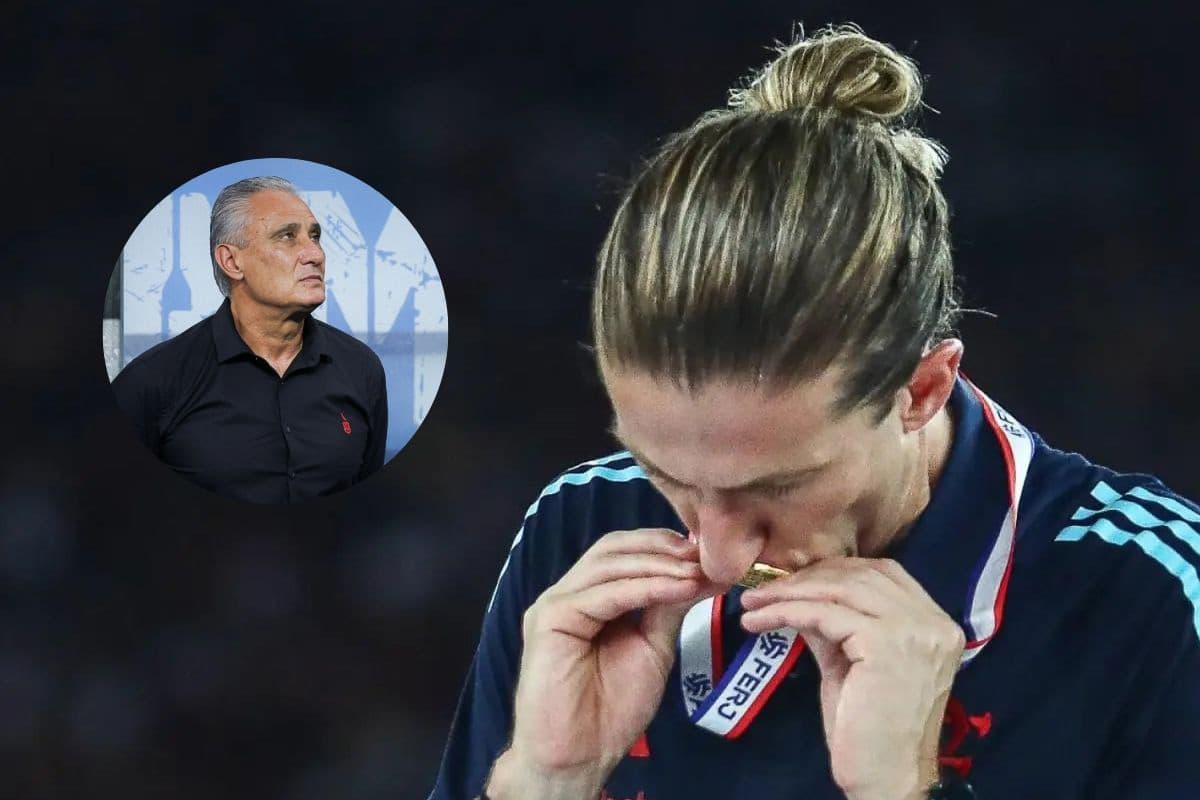 montagem com filipe luis beijando a medalha de campeão com uma foto de tite ao lado