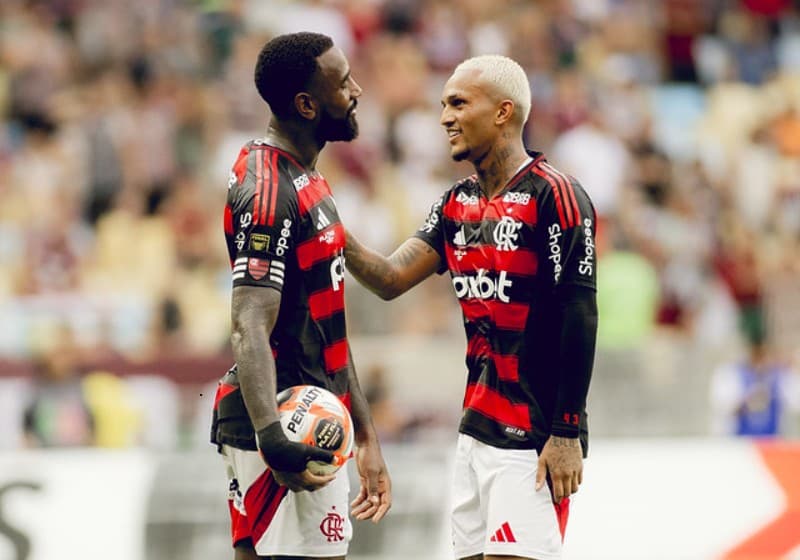 Gerson e Wesley em campo