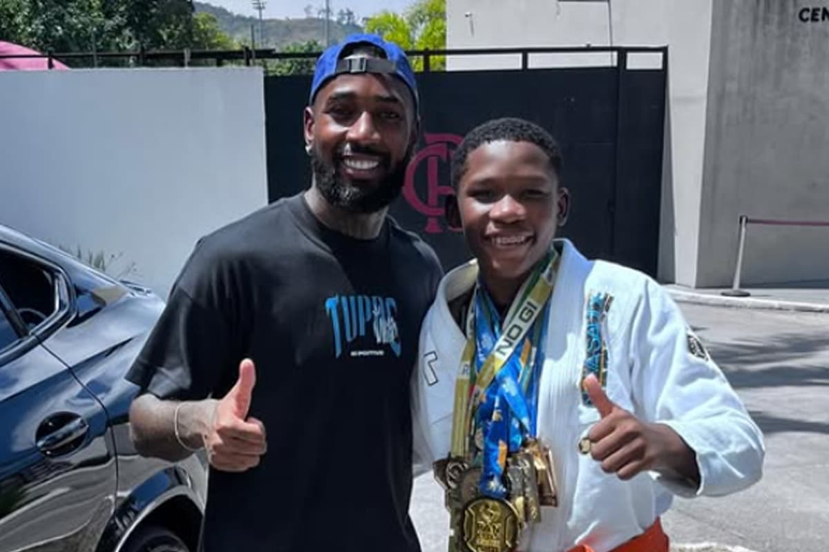 Gerson e o jovem atleta Gabriel Mussum