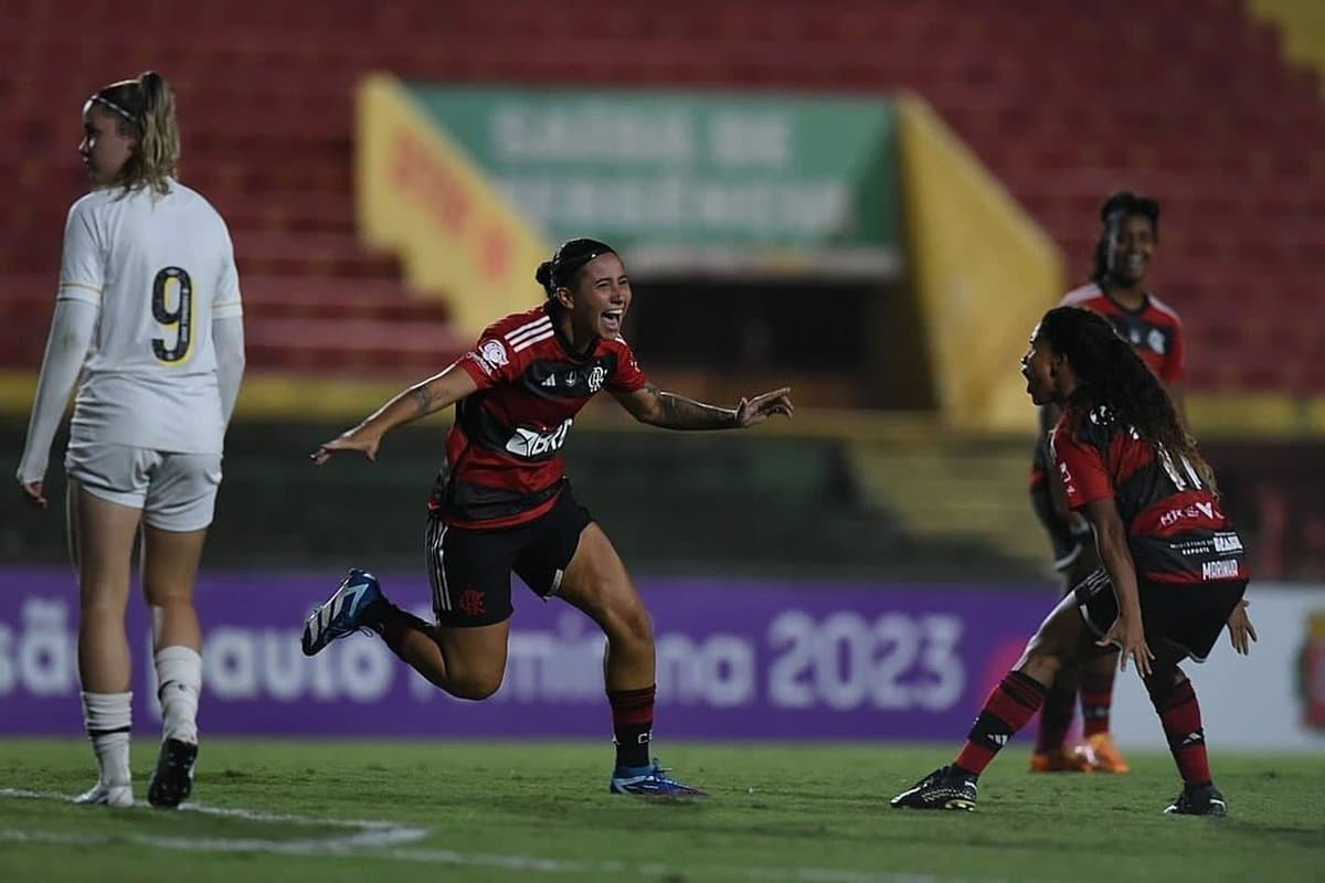 A atacante Gica comemorando gol pela Copinha Feminina
