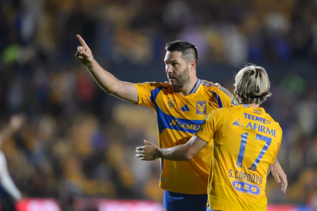 Gignac comemora gol pelo Tigres
