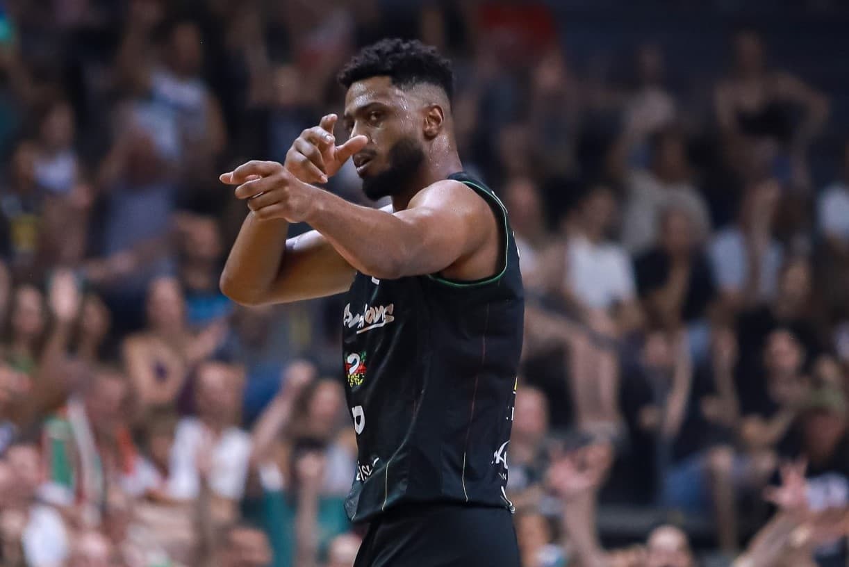 Jon dos Anjos em quadra pelo União Corinthians