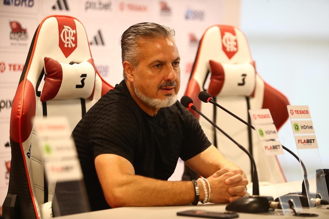 José Boto em coletiva no Ninho do Urubu