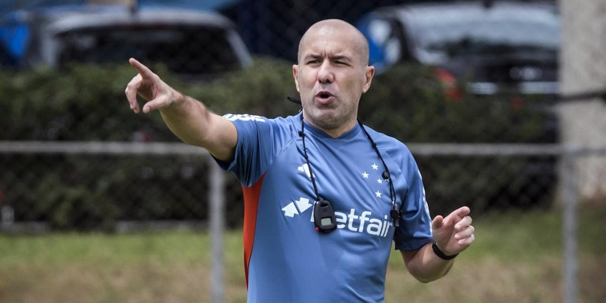 Leonardo Jardim em treino do Cruzeiro