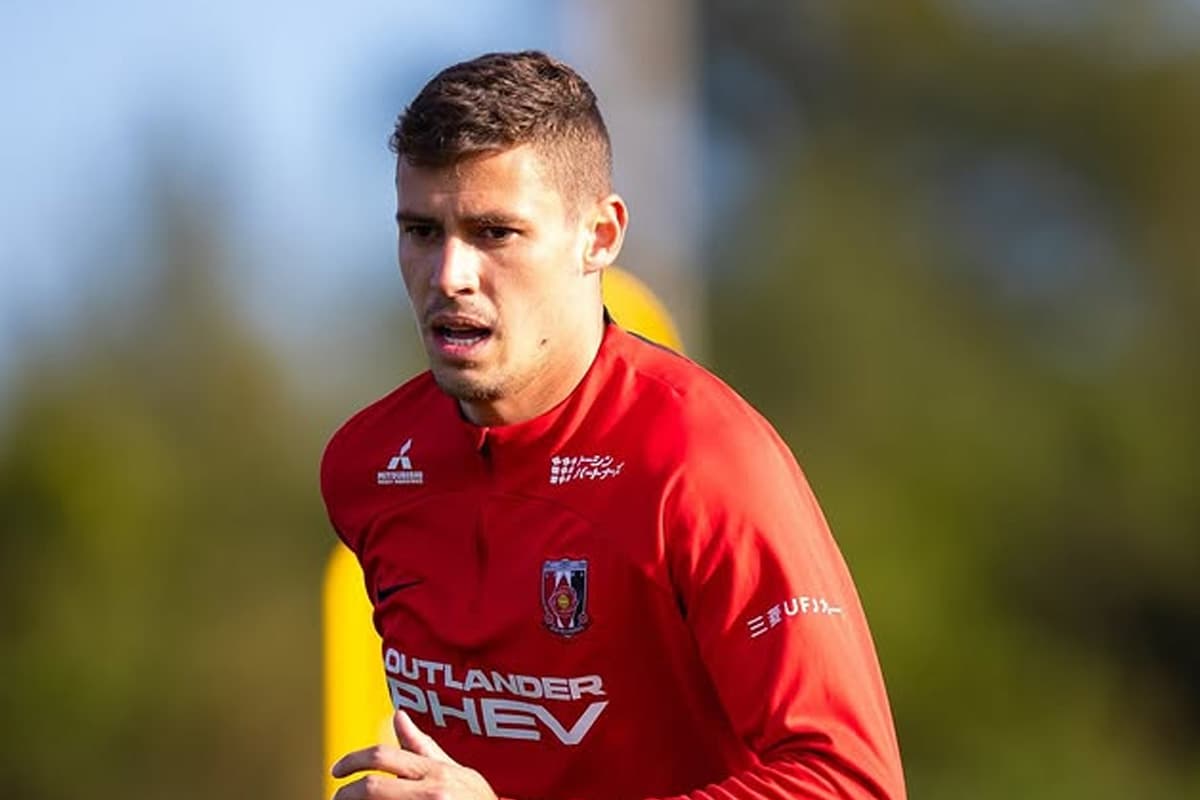 Matheus Sávio em treinamento no Urawa Reds