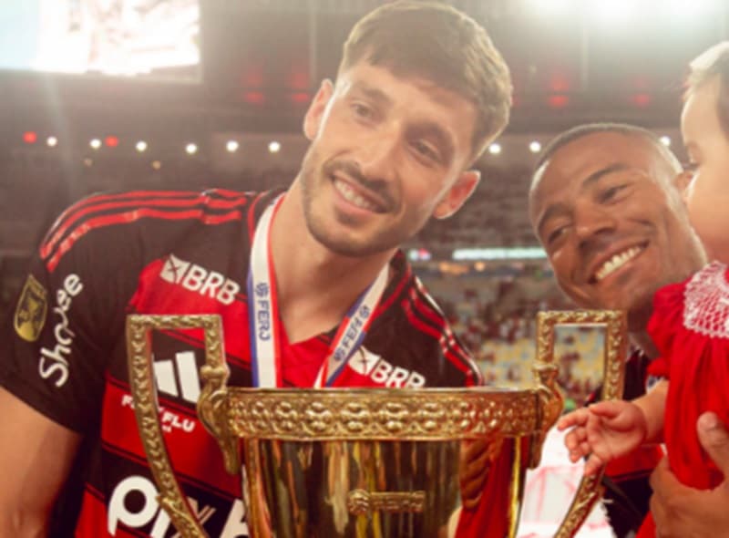 matías viña campeão do carioca pelo flamengo