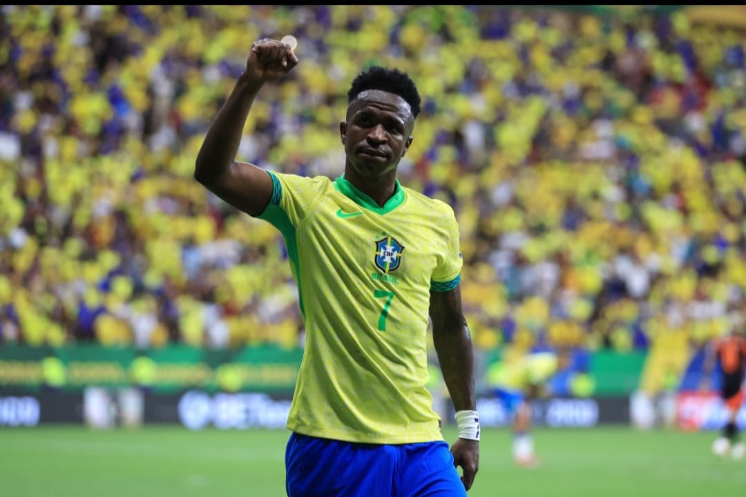 Vini Jr comemora gol pela Seleção Brasileira