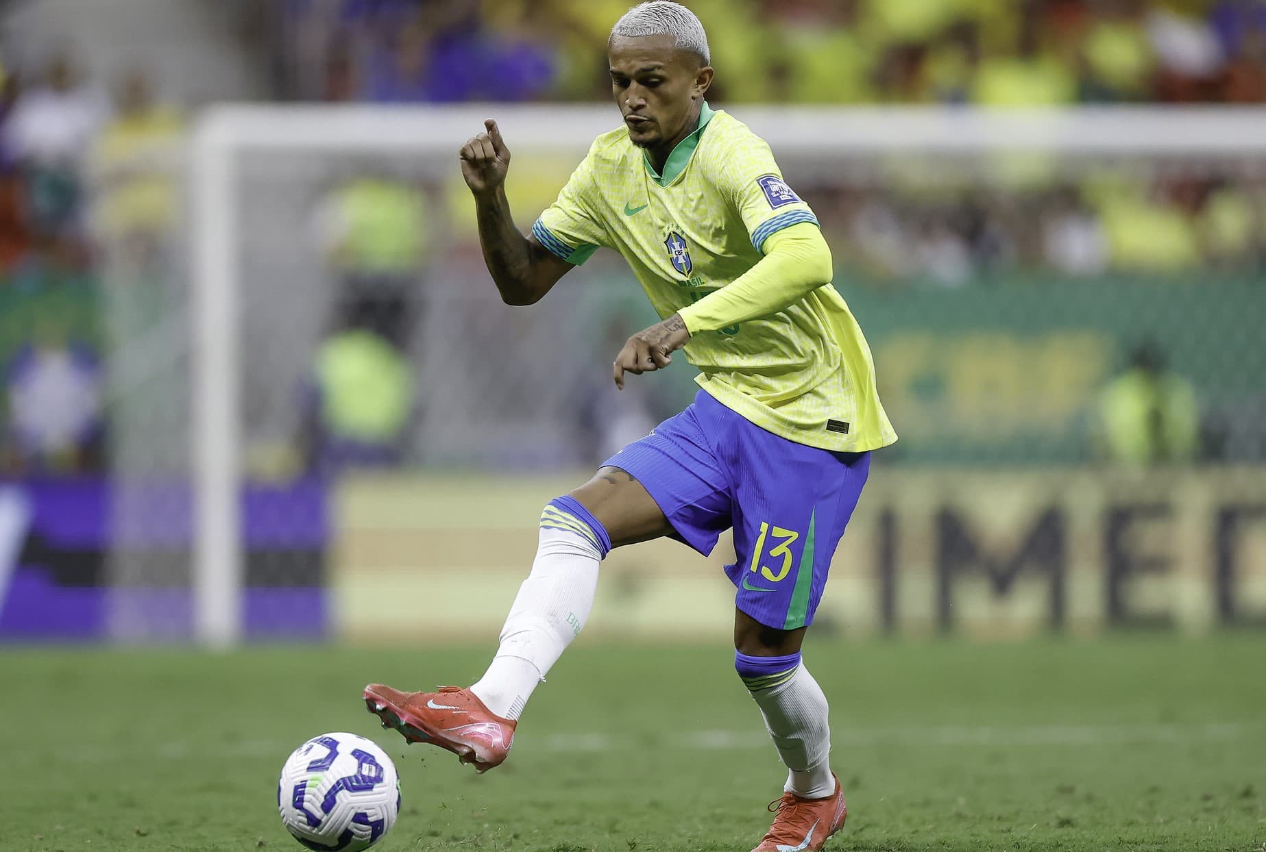 Wesley em campo pela Seleção Brasileira