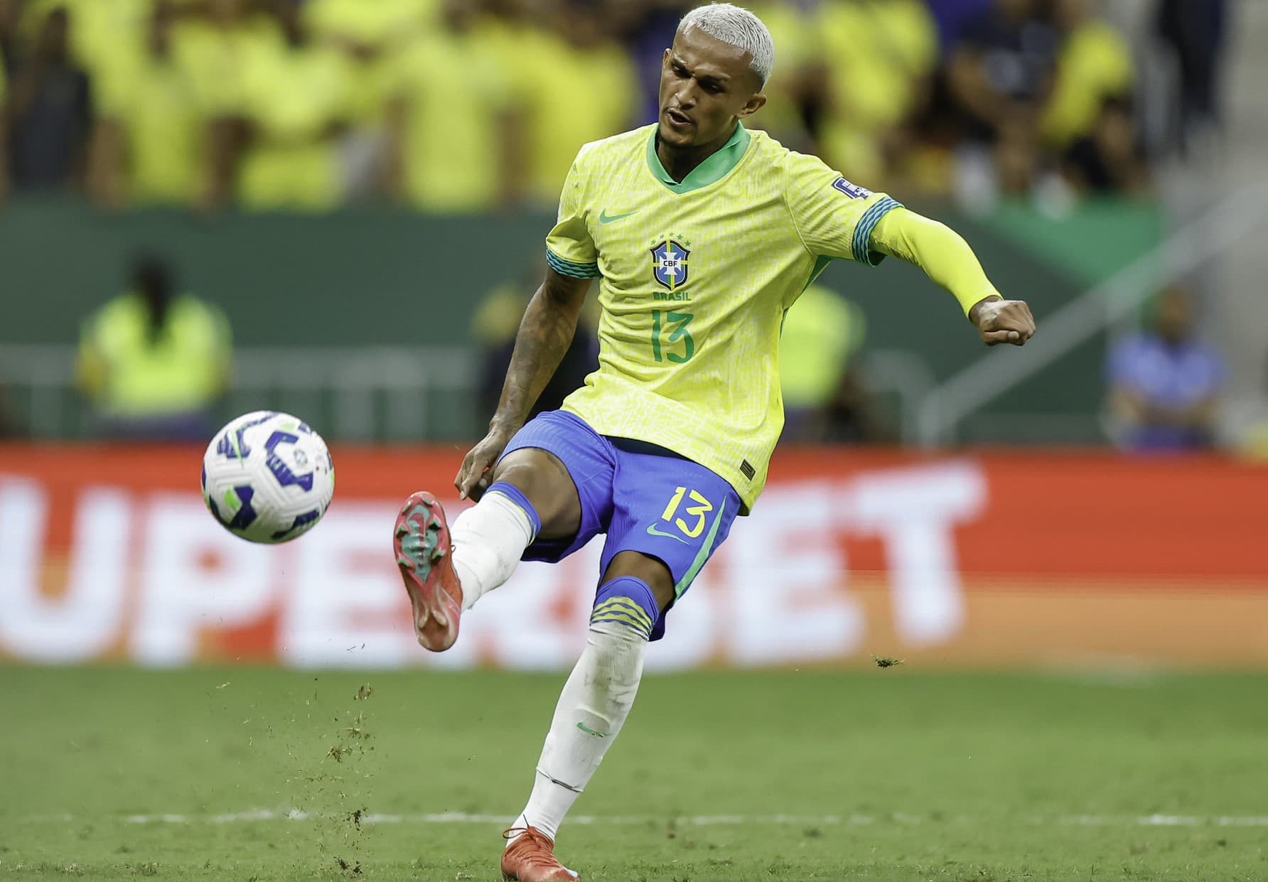 Wesley em campo pela Seleção Brasileira