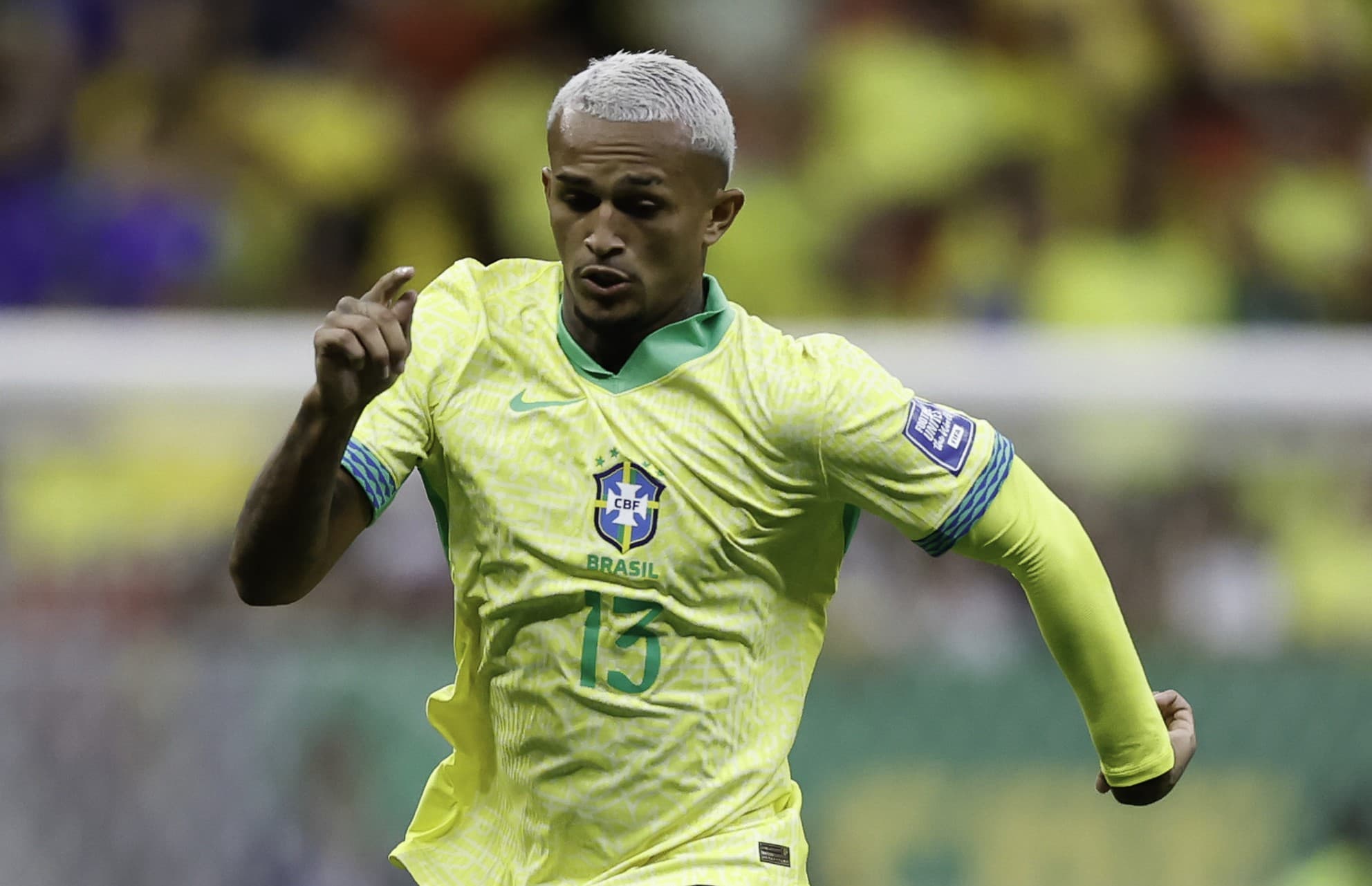 Wesley em campo pelo Brasil contra a Colômbia