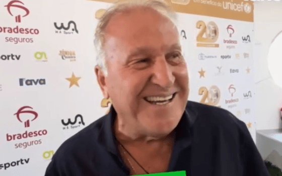 Zico sorri durante entrevista no evento de doações do Jogo das Estrelas 2024