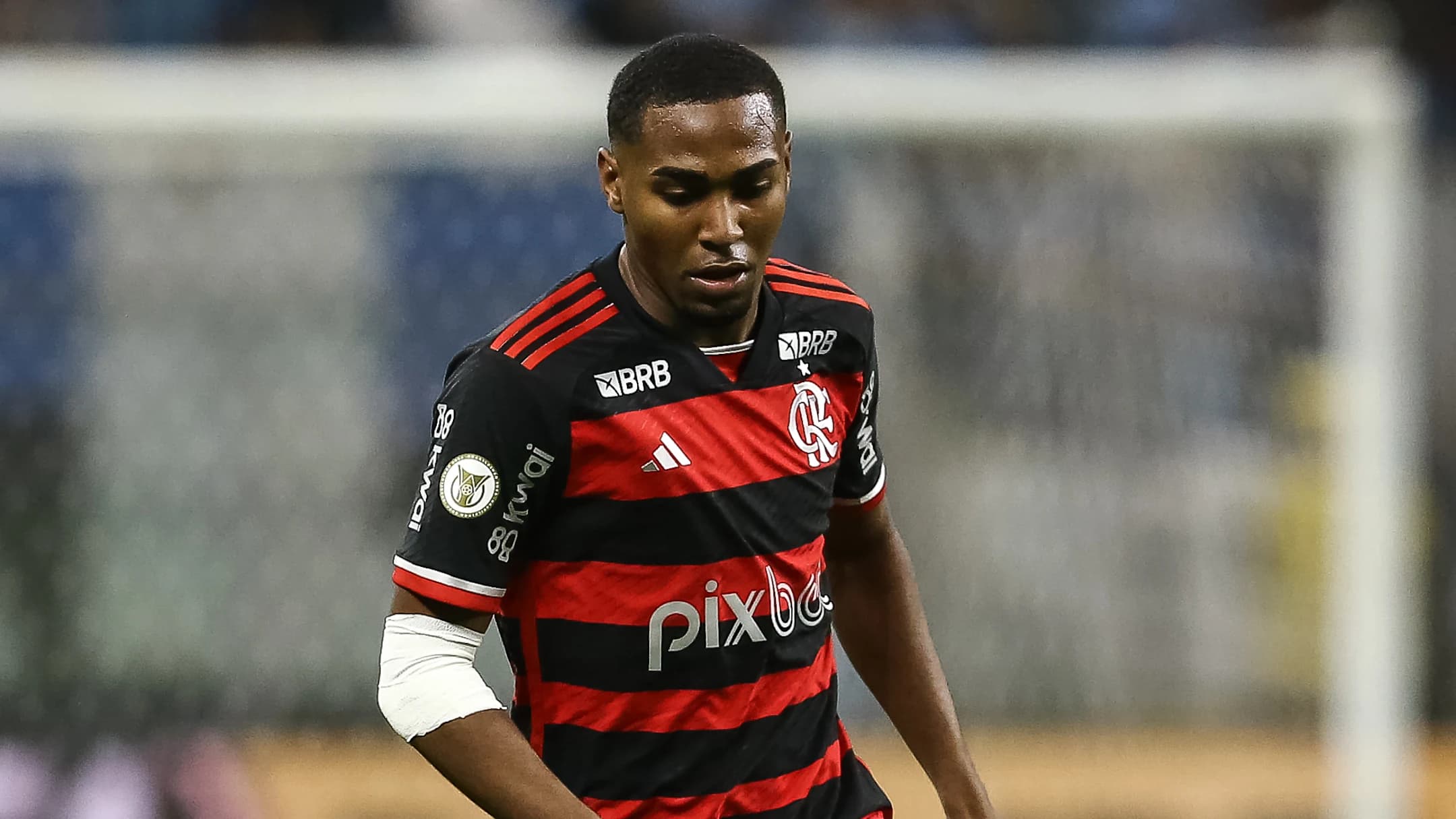Lorran em campo pelo Flamengo