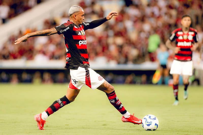 Wesley pelo Flamengo no Maracanã