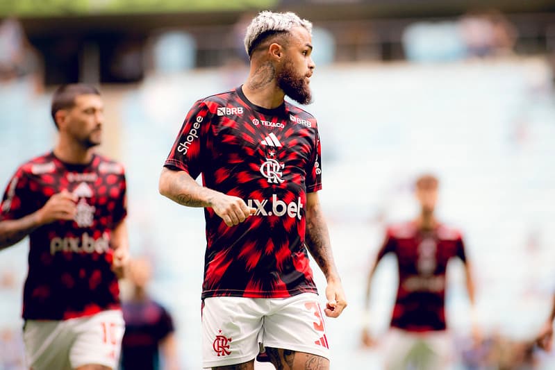 Michael durante aquecimento do Flamengo na Arena do Grêmio
