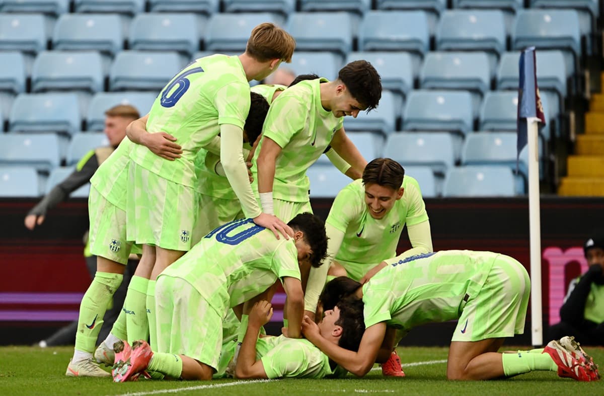 Imagem do elenco do Barcelona Sub-20