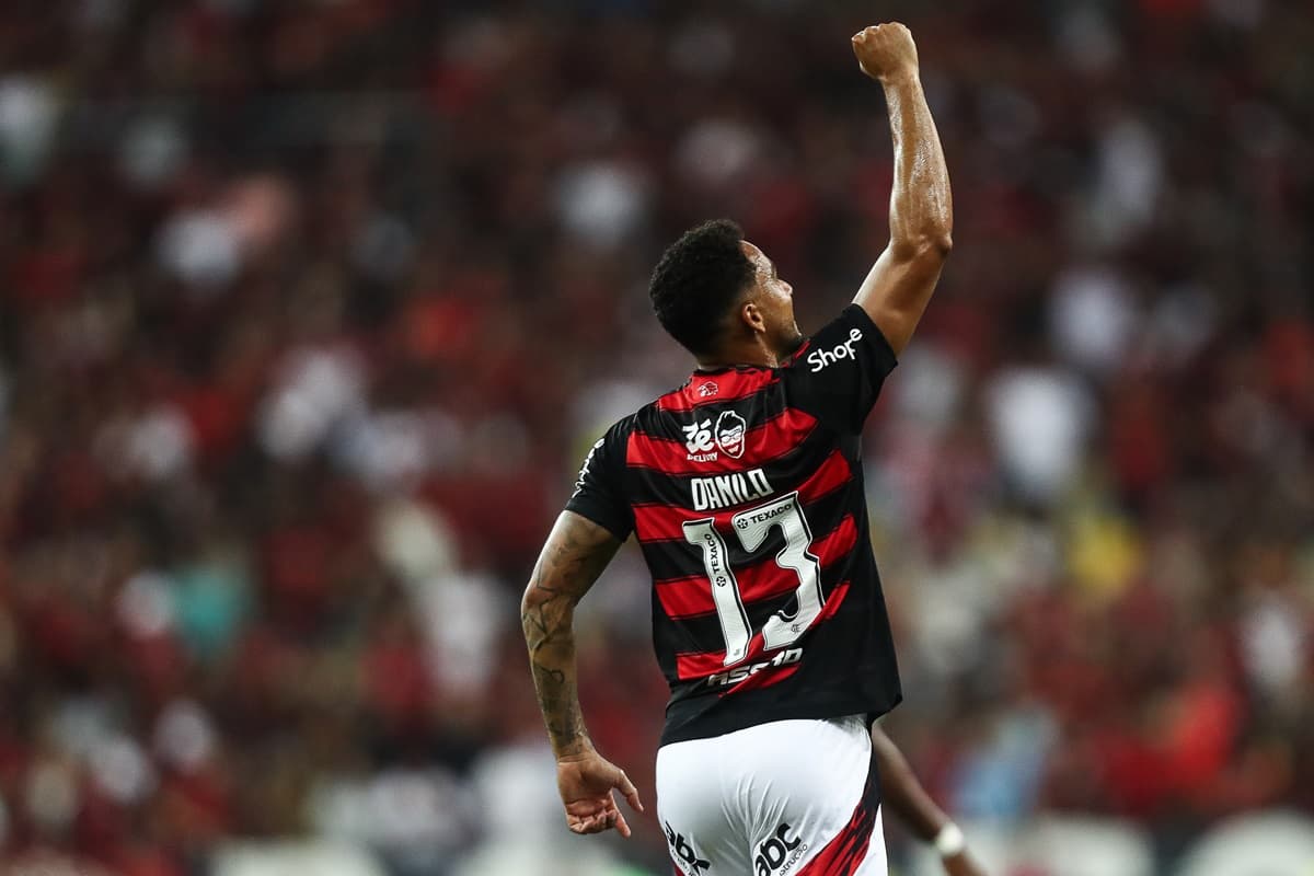 Danilo comemora gol pelo Flamengo contra o Juventude