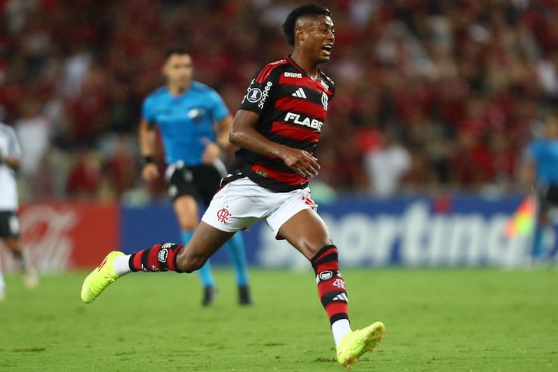 Bruno Henrique em campo pelo Flamengo
