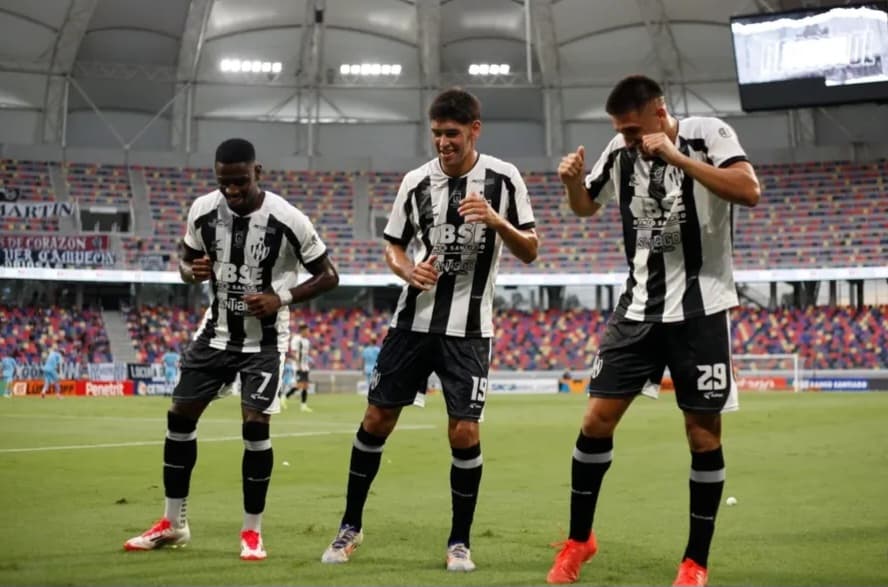 Central Córdoba comemora gol