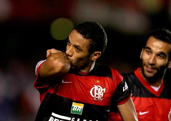 Cristian comemorando gol pelo Flamengo
