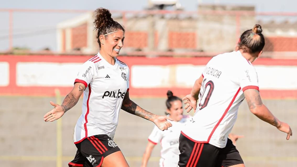 cristiane e glaucia em jogo do flamengo feminino