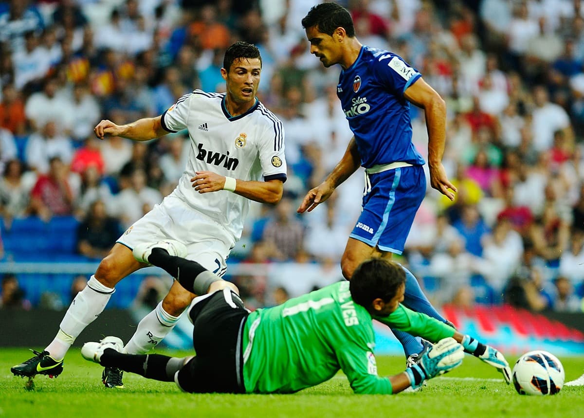 Diego Alves contra Cristiano Ronaldo