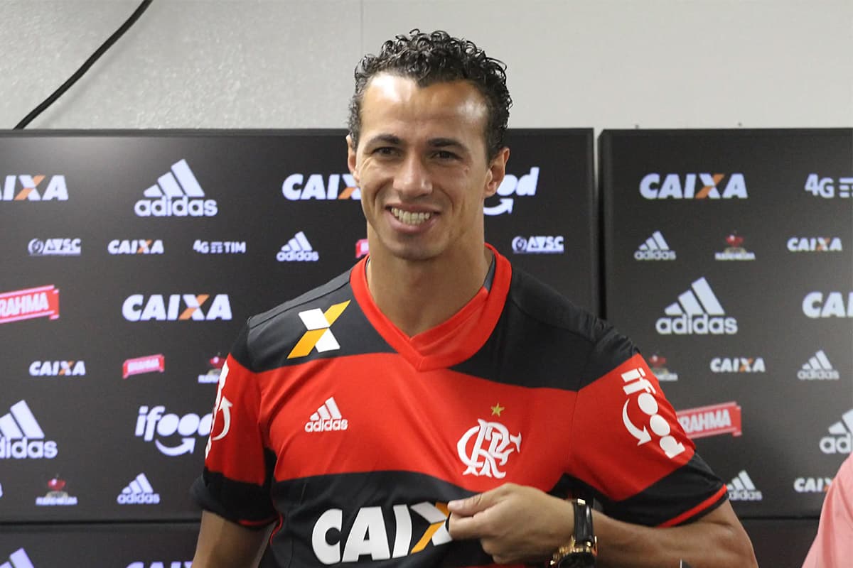 Leandro Damião em sua apresentação no Flamengo