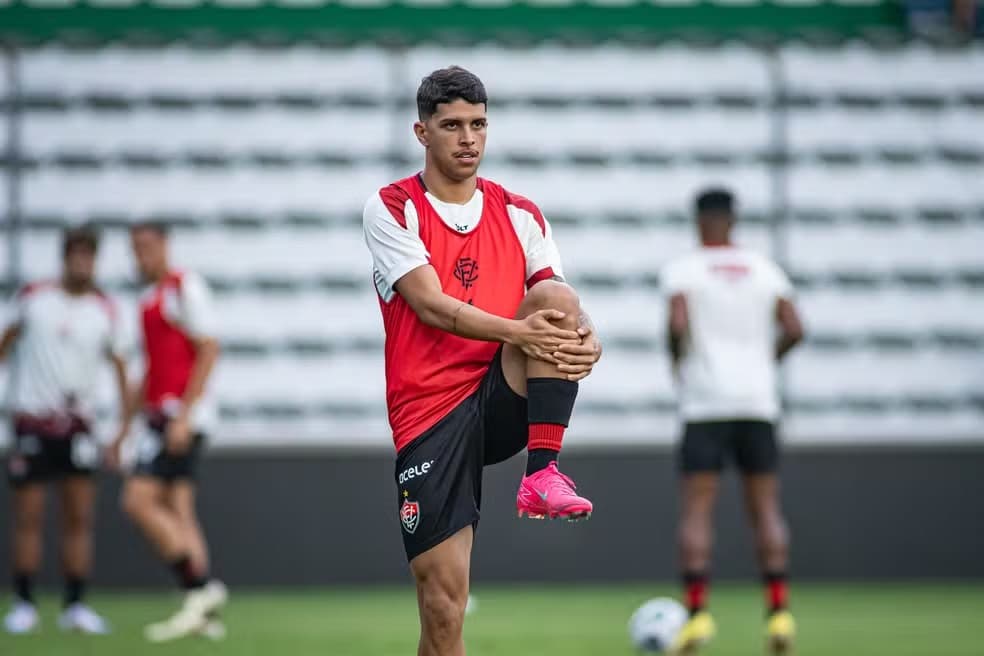 Felipe Cardoso pelo Vitória