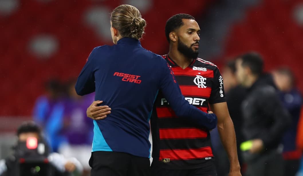 filipe luís com juninho em ldu x flamengo