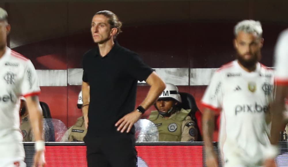 filipe luís em jogo do flamengo contra o vitória