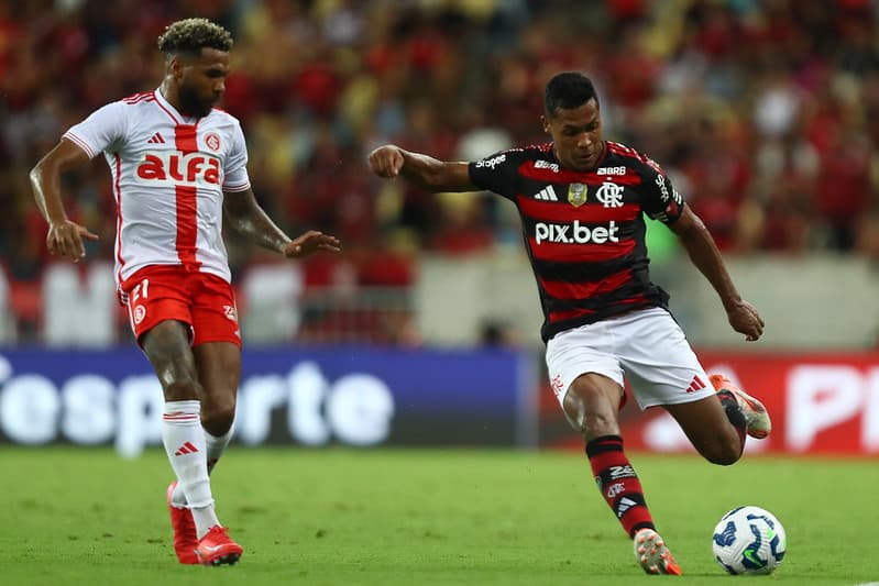 Alex Sandro em Flamengo x Internacional