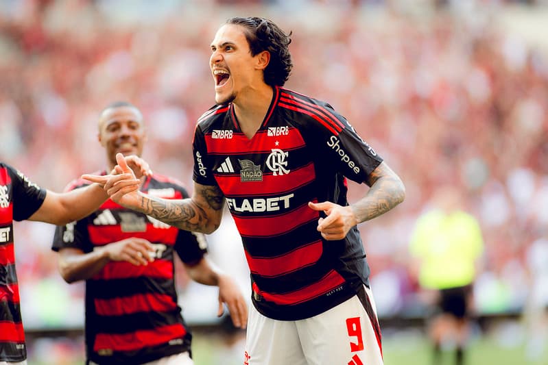 Pedro comemora gol em Flamengo x Corinthians