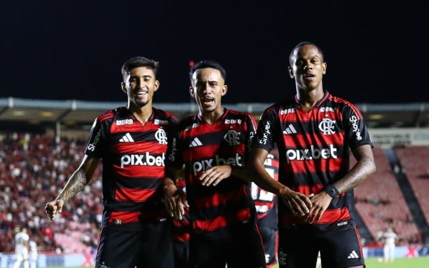 Guilherme, Matheus Gonçalves e Wallace Yan