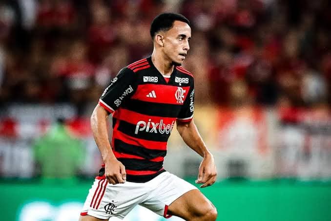 Matheus Gonçalves atuando pelo Flamengo