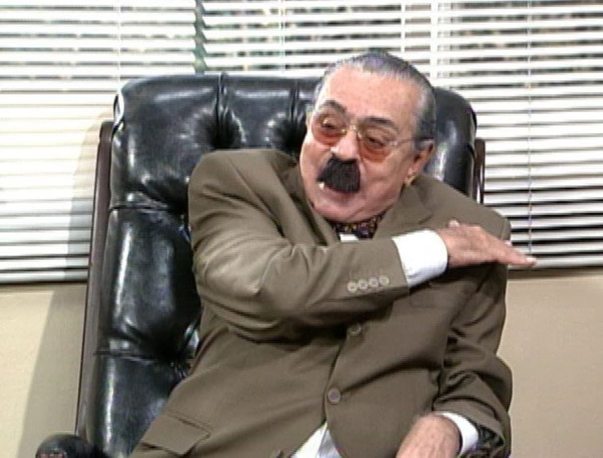 Chico Anysio caracterizado como Justo Veríssimo em ação