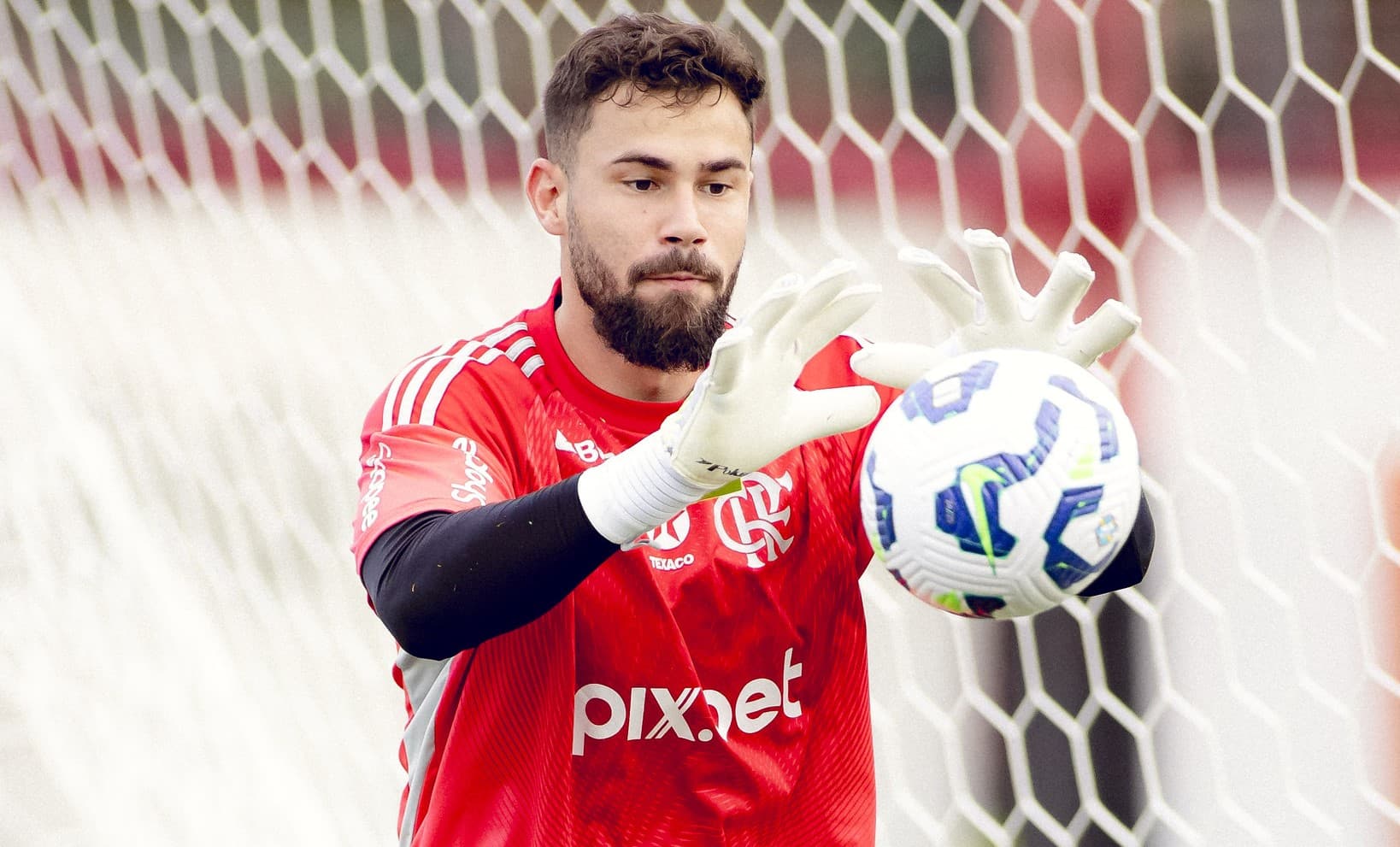 Matheus Cunha em treino do Flamengo