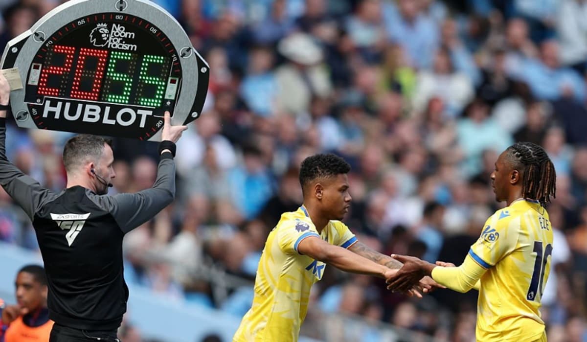 matheus frança em jogo do crystal palace