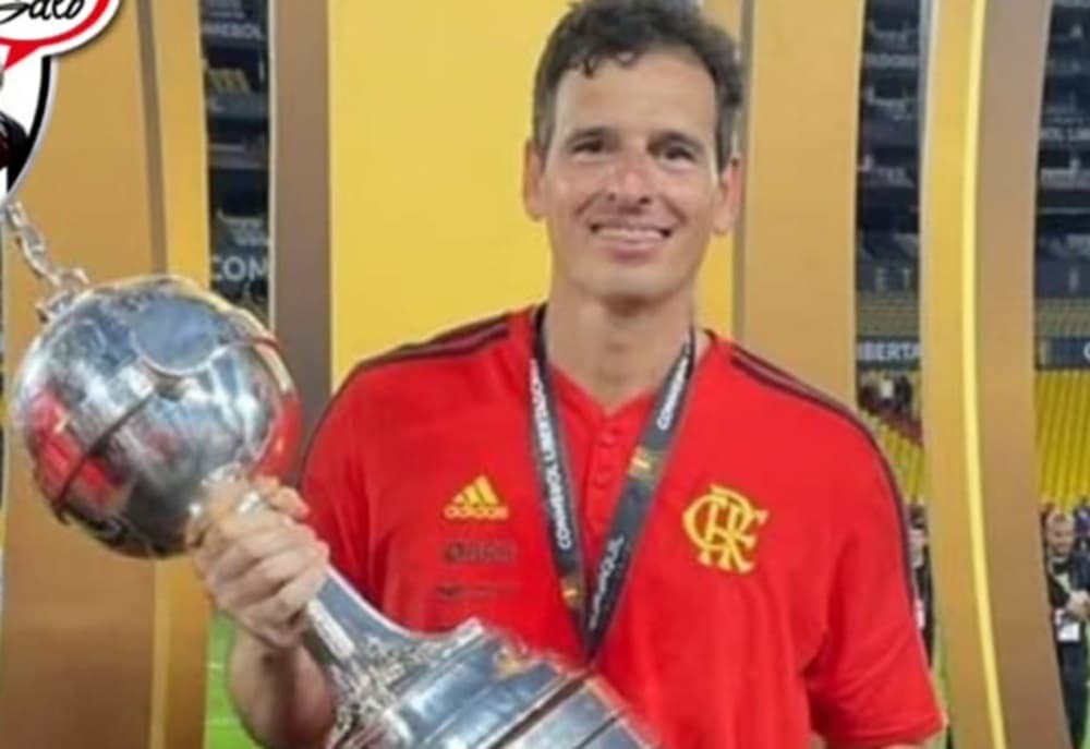 pedro meneses ex-flamengo vai para o atlético mg